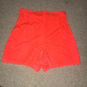 Velvet stretchy coral high waisted shorts !